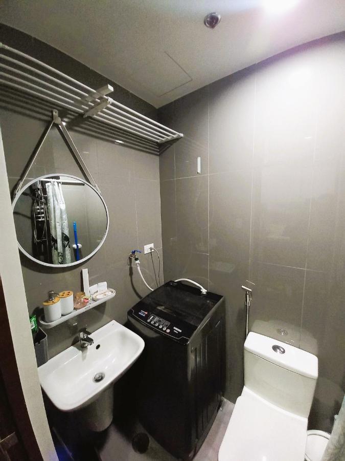 Air Residences Condominium Deluxe Манила Экстерьер фото