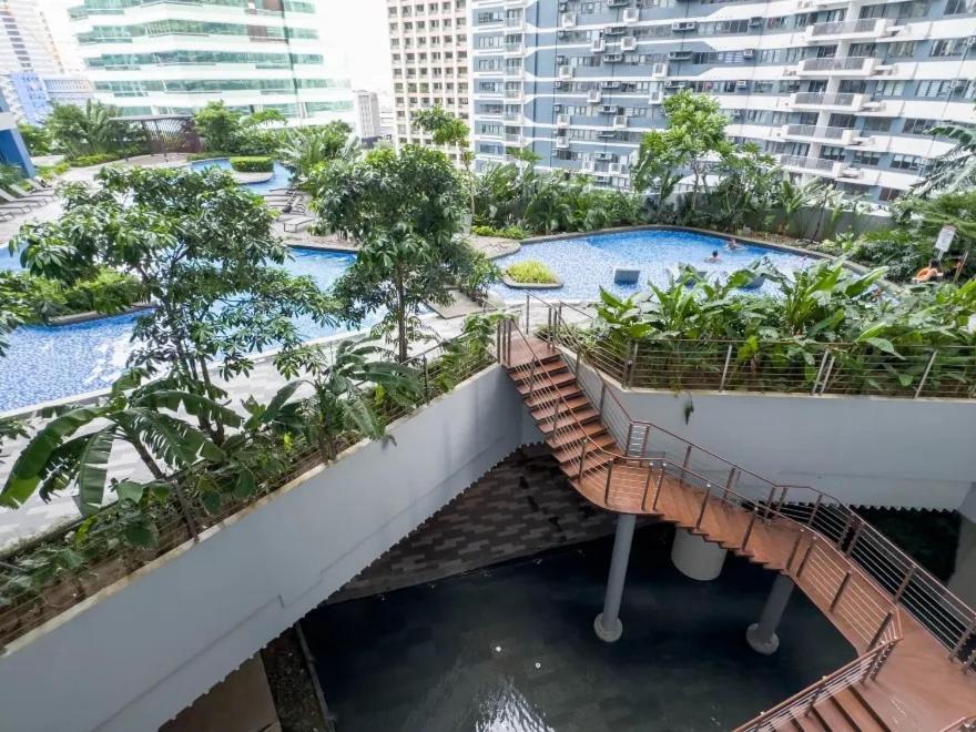 Air Residences Condominium Deluxe Манила Экстерьер фото